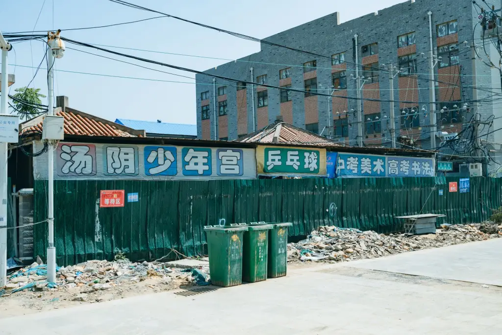 工业脚轮与万向轮选型对比：不同载荷场景下的应用指南